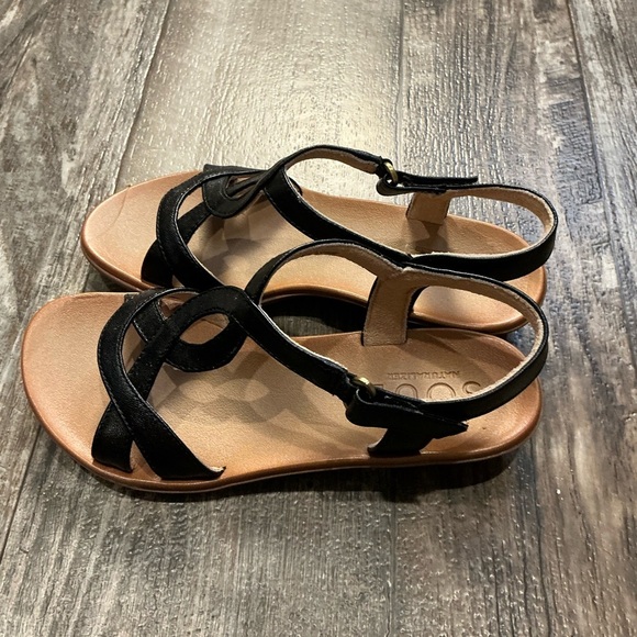 Naturalizer Black and Tan Sandals Size 5.5 - Picture 2 of 12